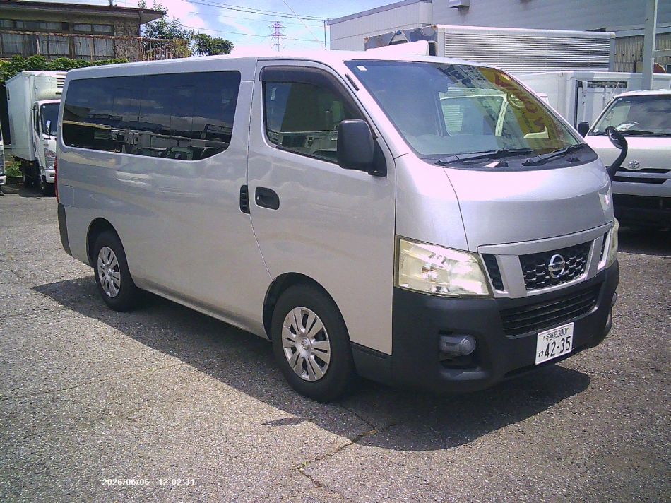ニッサン　NV350キャラバン